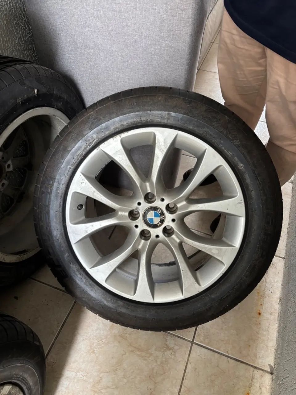 PNEU E ARO ORIGINAL BMW - Foto 3