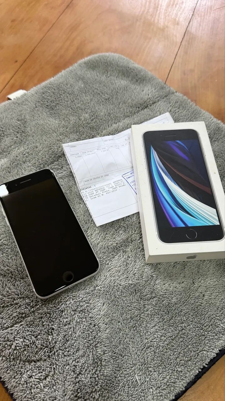 iPhone SE 64gb com nota fiscal e caixa