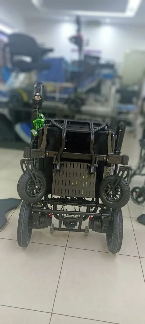 CADEIRA DE RODAS MOTORIZADA BLACK - Foto 4