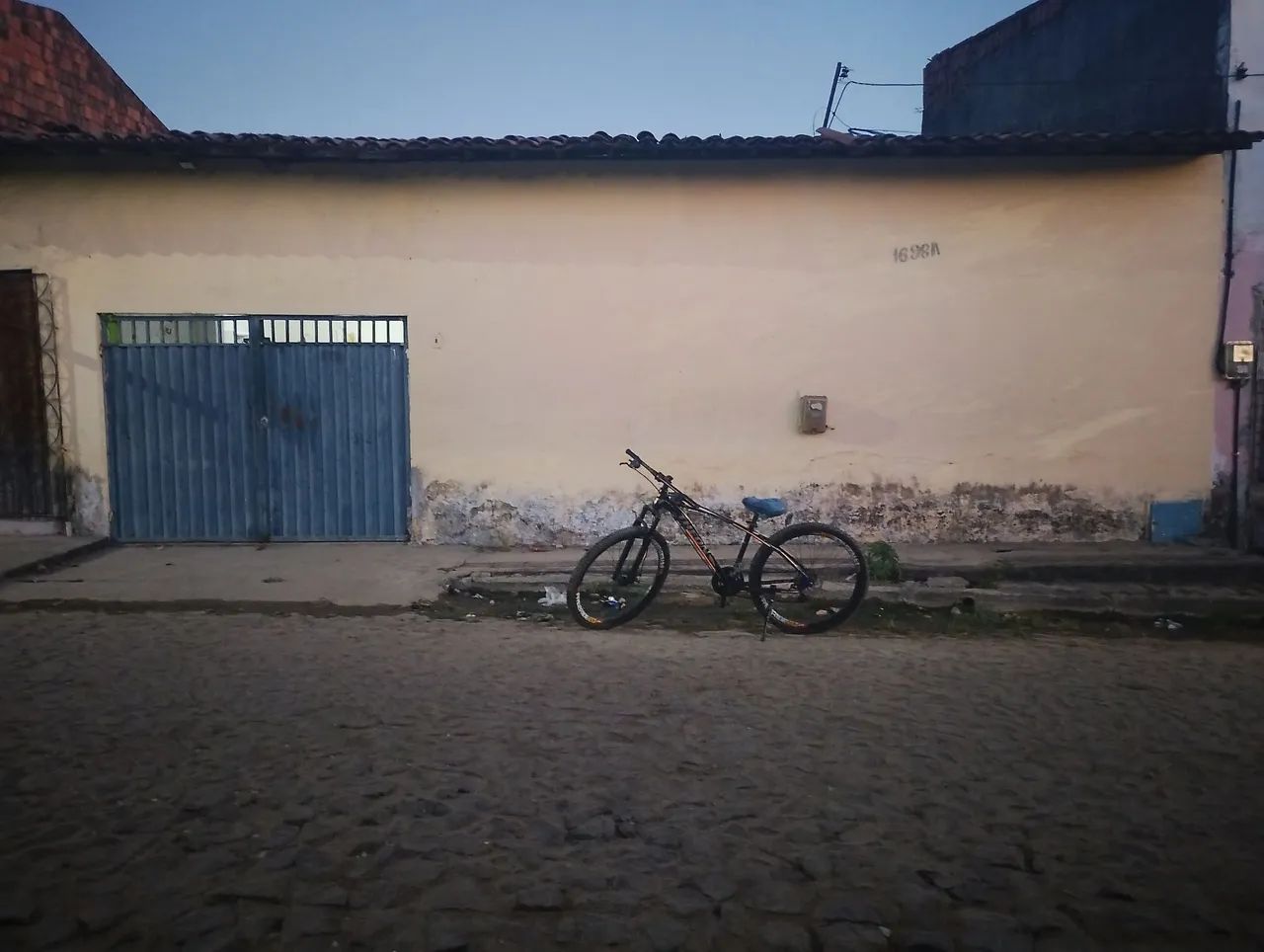 Vendo três casa a terceira casa é só a de cima  - Foto 3