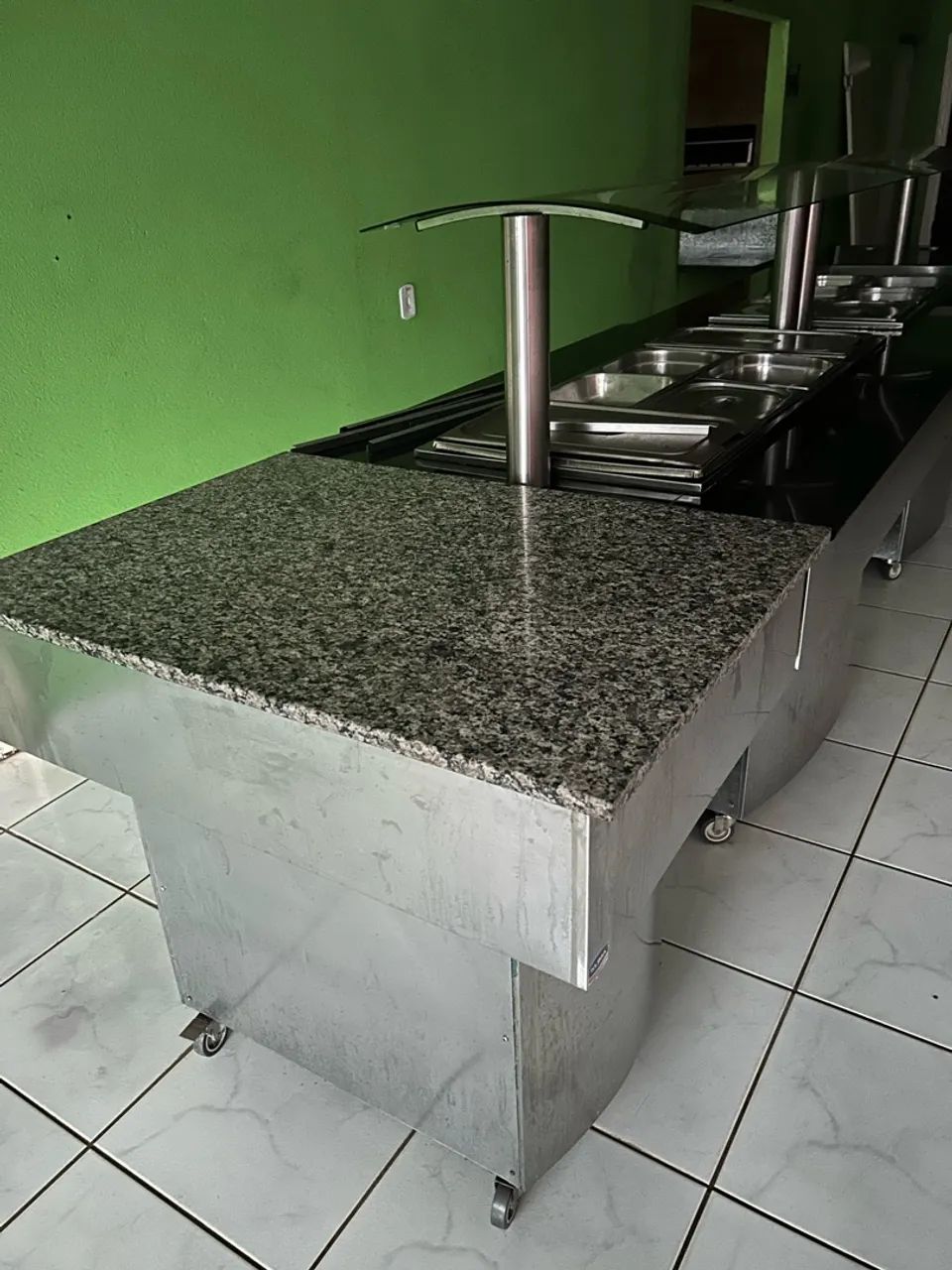 Vende-se buffet quente e frio - Foto 5