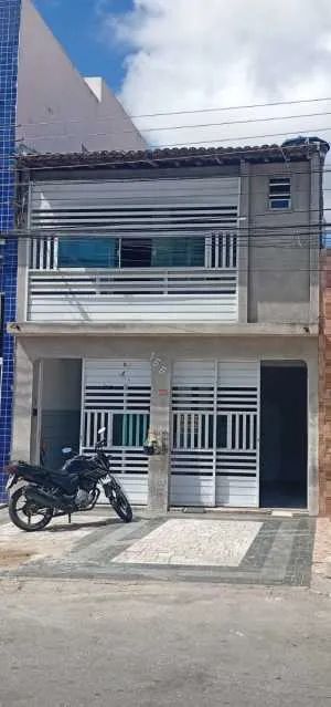 Casa de rua : / Residencial / Santo Antônio