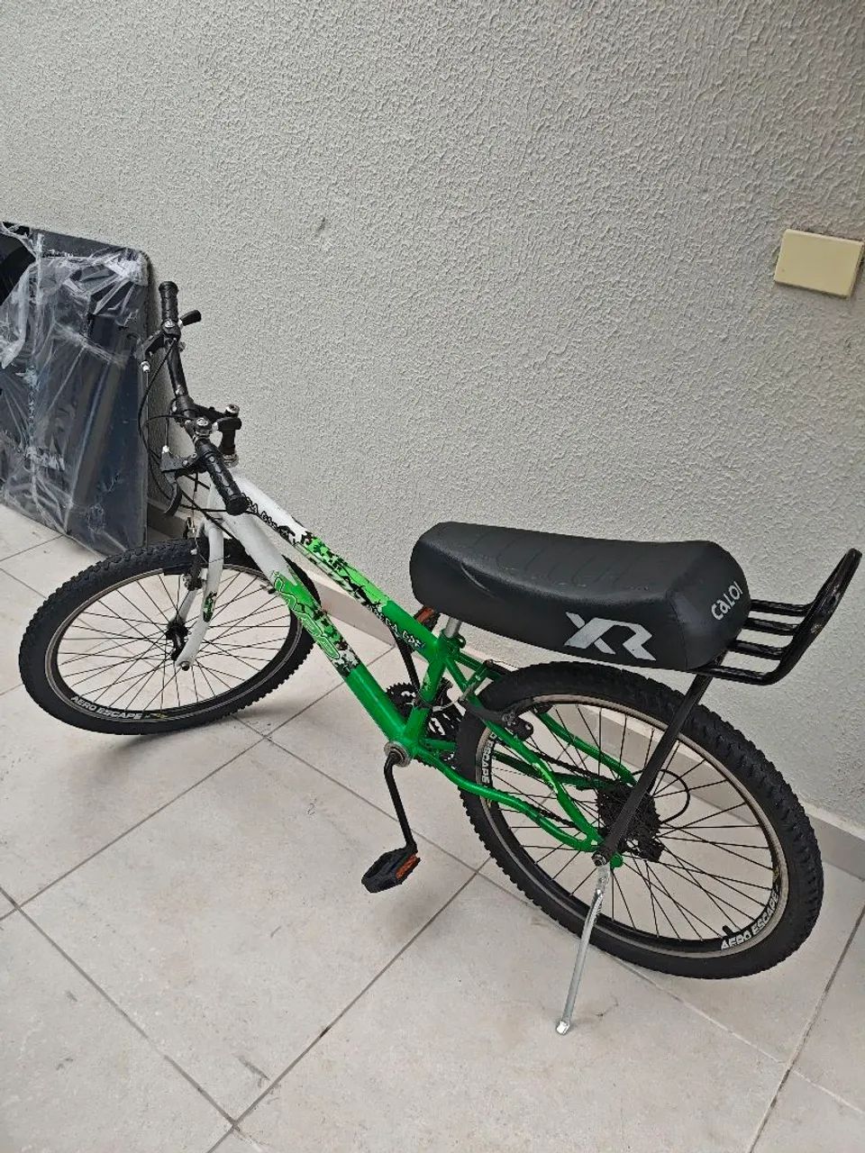 Bicicleta aro 24 montadinha verde e branca - Foto 2