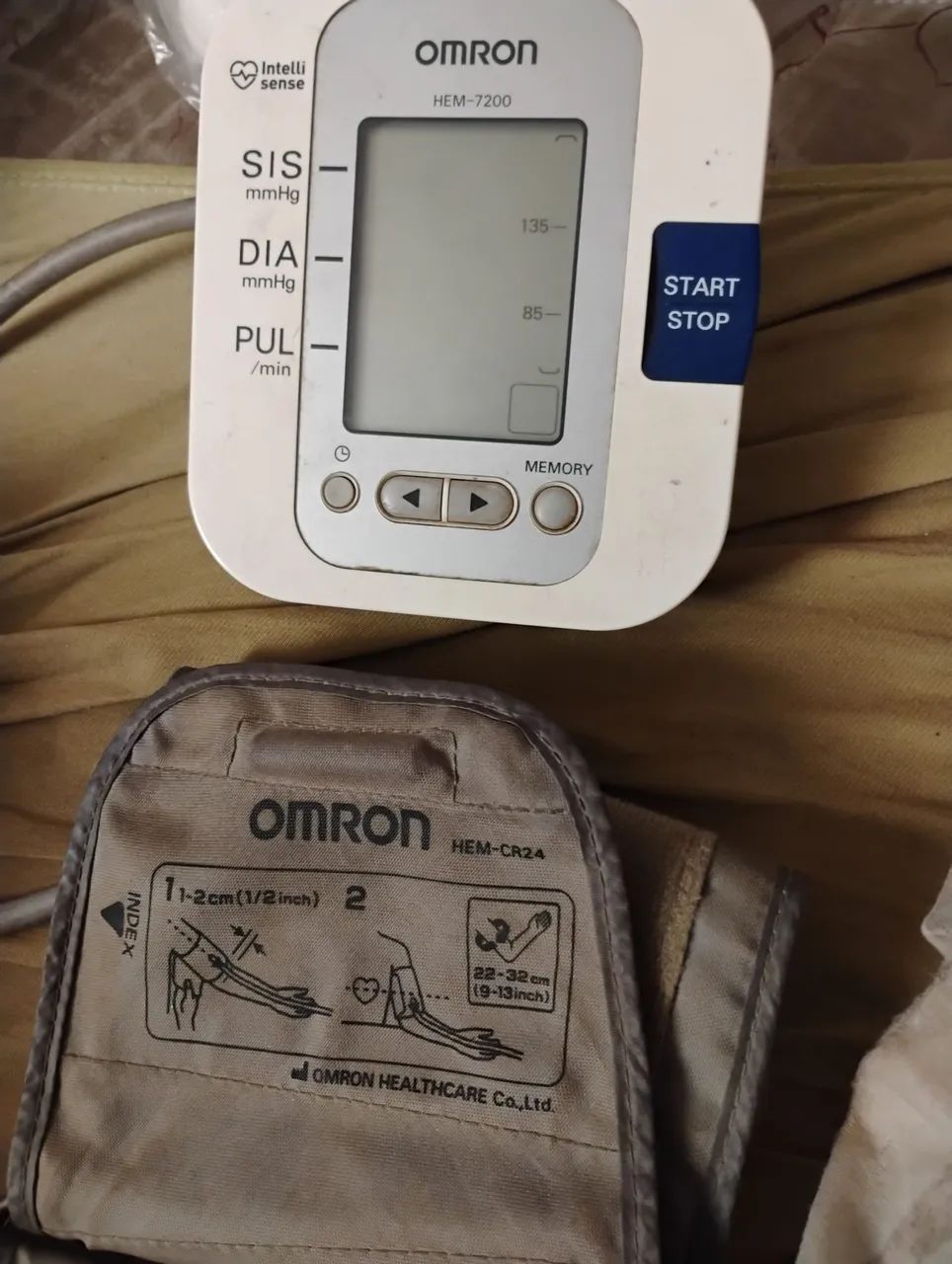 Medidor de pressão arterial omron HEM 7200 automático, completo mas não funciona 