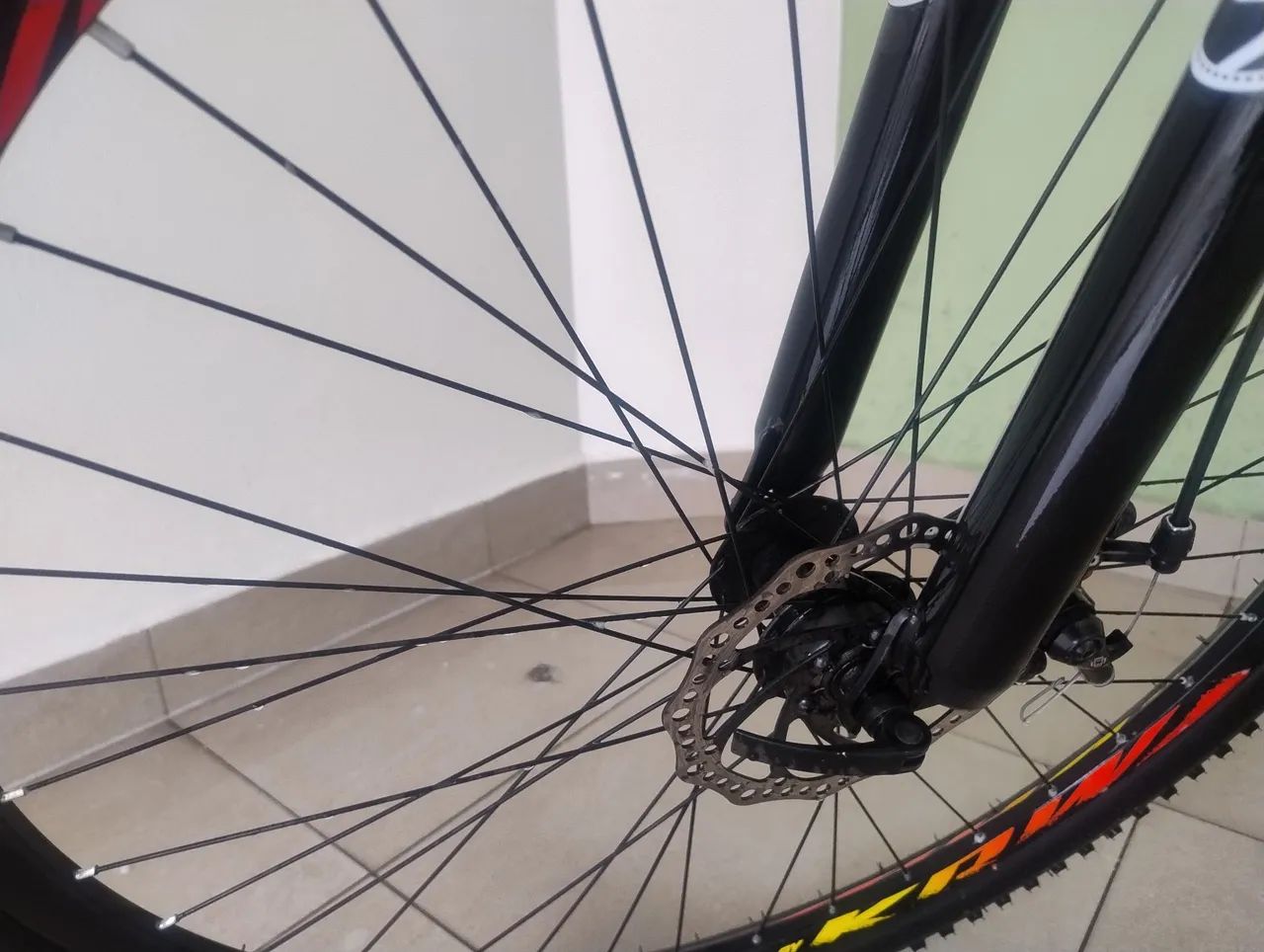 Bicicleta aro 29 semi nova  - Foto 4