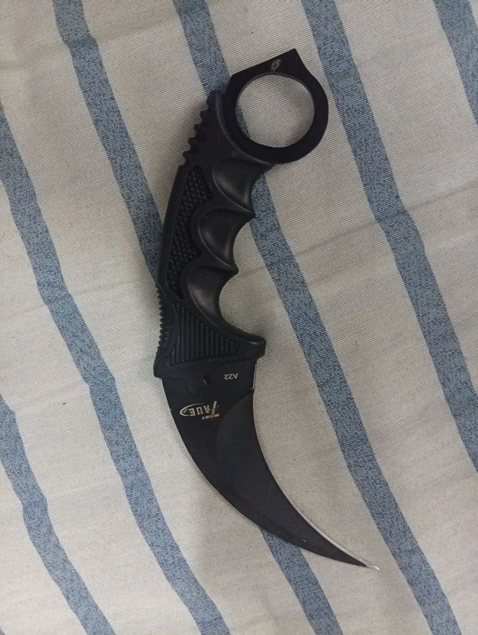 Carambit cor preta