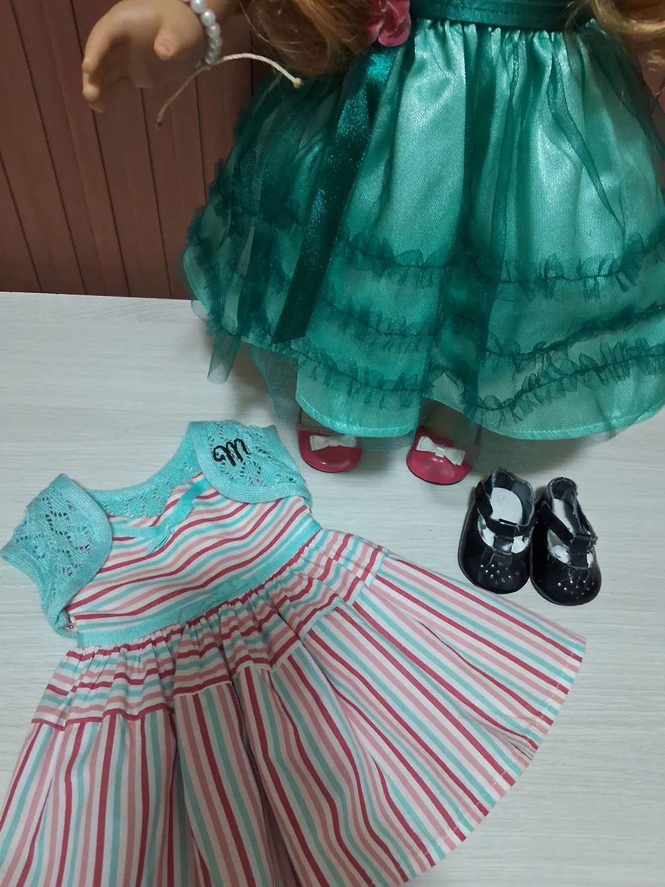 Boneca american gilr com roupinhas extra - Foto 3
