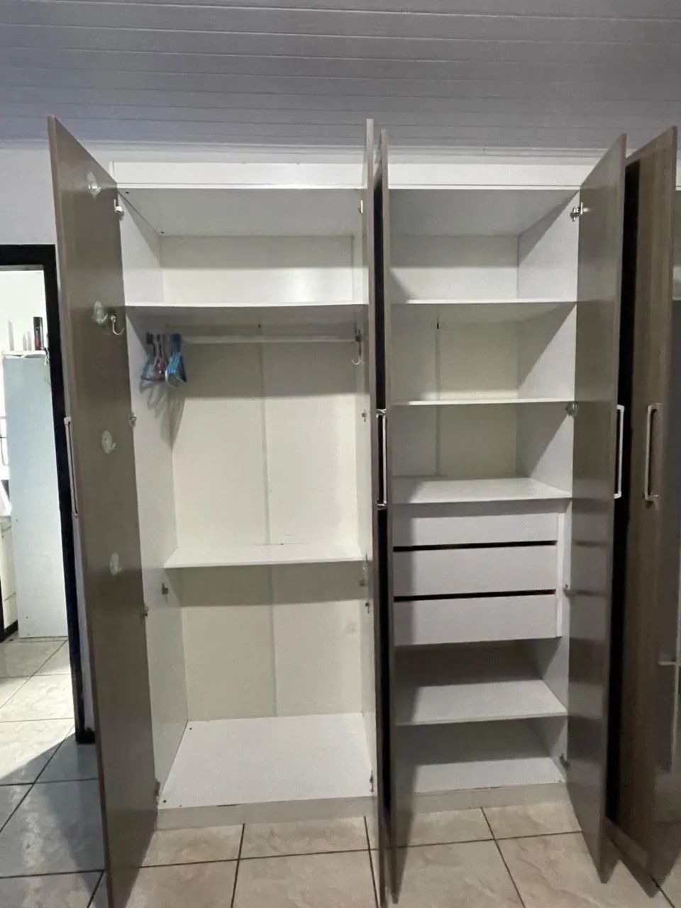 Guarda roupa de casal - Foto 4