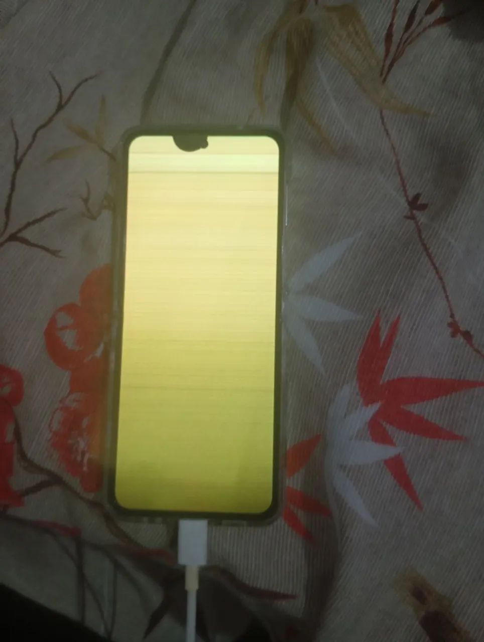Celular Z flip 4 pra peças  ou pra arrumar a tela restante do celular funcionando 