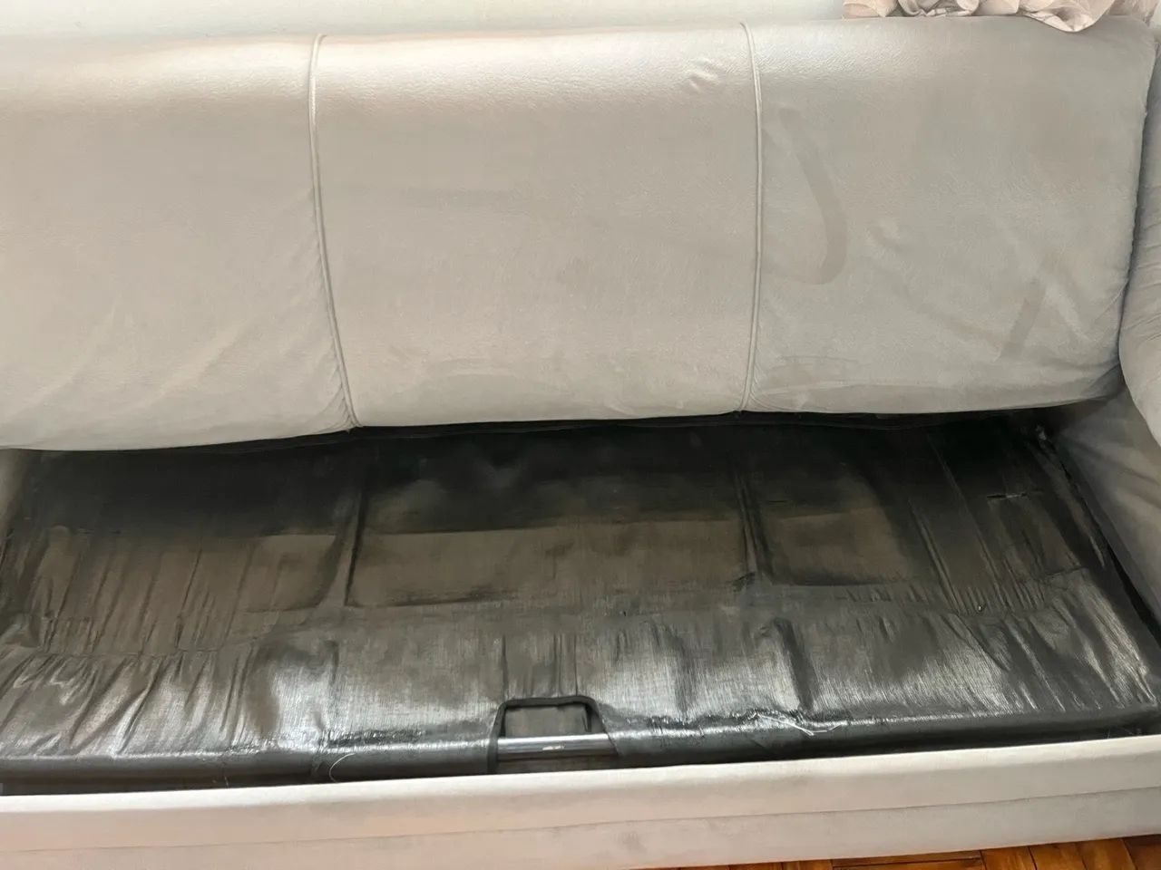 Sofá cama com colchão 3 lugares  - Foto 4