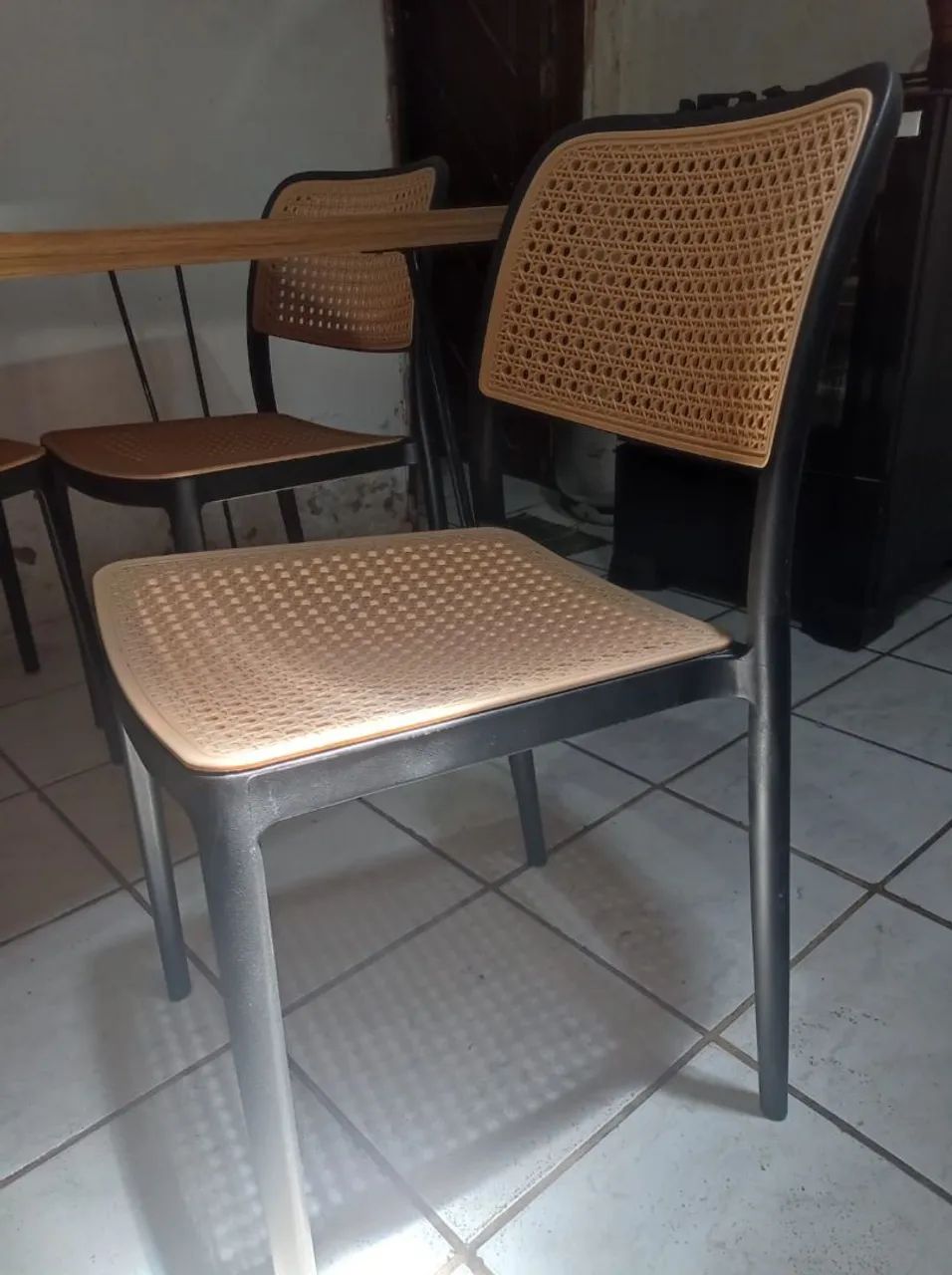 Mesa e 4 cadeiras  - Foto 5