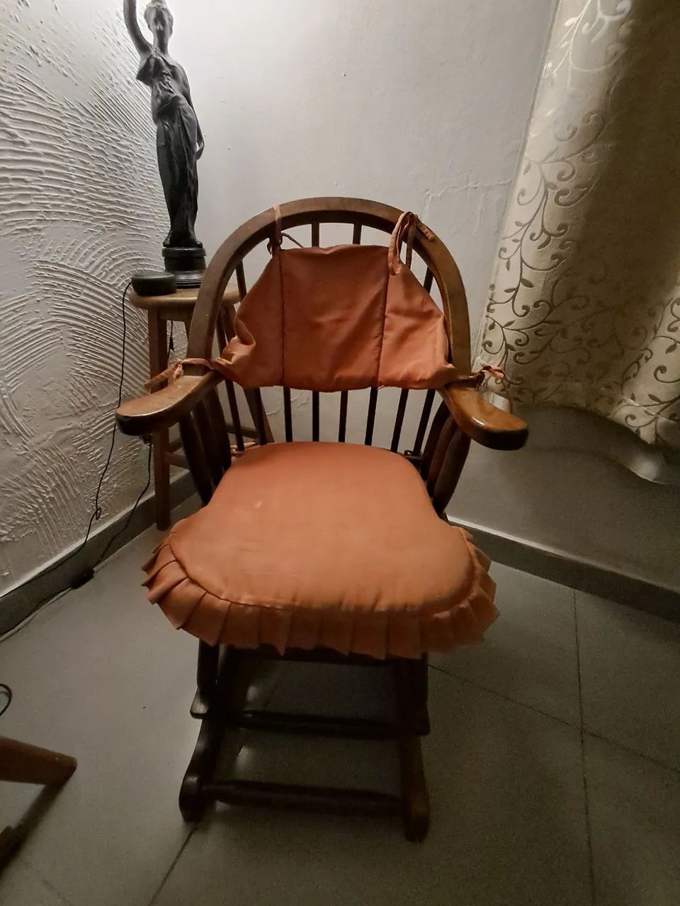 Cadeira de balanço - vendo - Foto 3