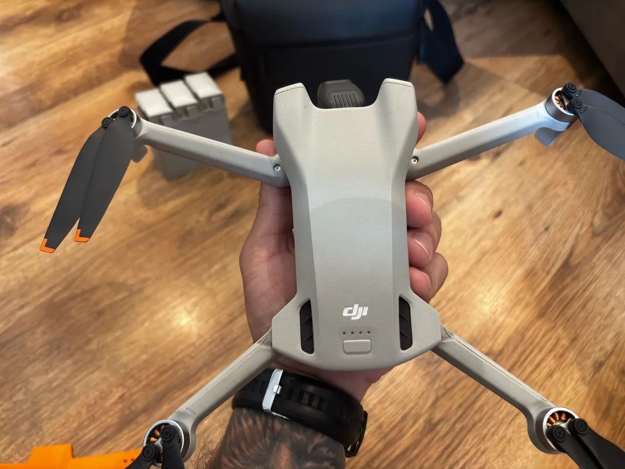 Drone DJI Mini 3 - Kit Fly more - 3 baterias - sem tela - Foto 3