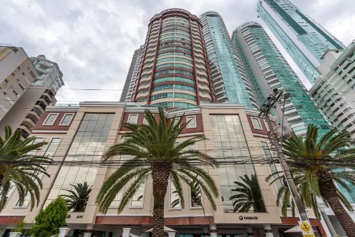 Frente Mar Beverly Hills - EMBRAED - Finamente mobiliado