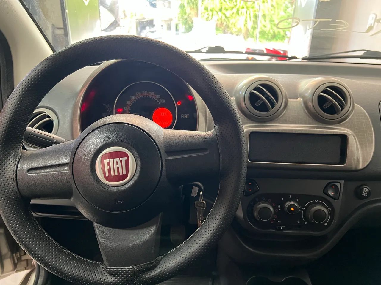 Fiat Uno WAY Celeb. 1.0 EVO Fire Flex 8V 5P 2011 - Foto 4