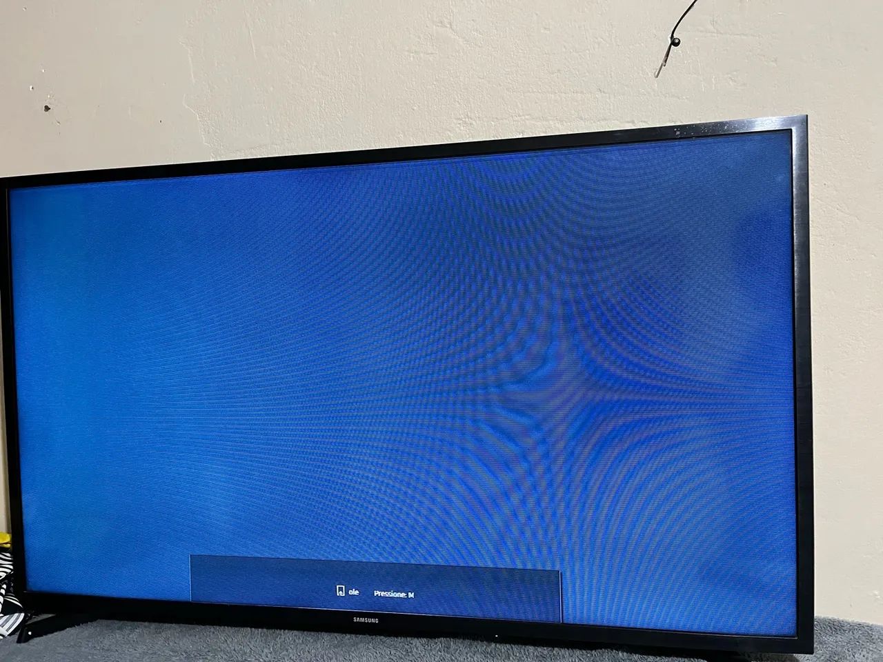 TV Samsung de 43 polegadas, com defeito na led  - Foto 5