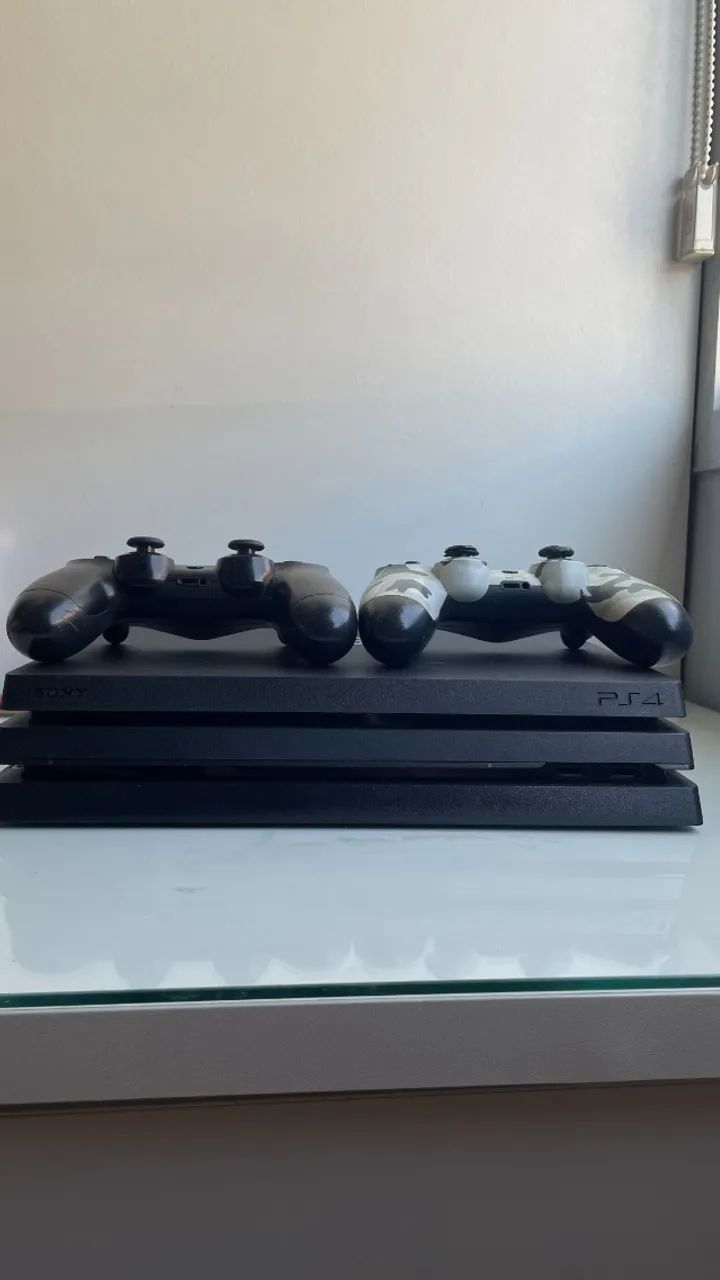PS4 PRO 1TB + 2 JOGOS E 2 CONTROLES - Foto 3