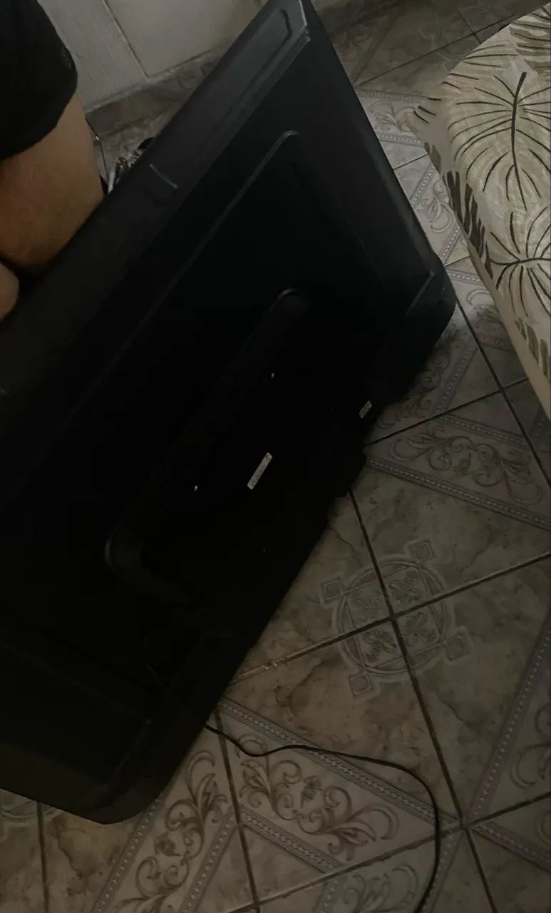 Tv 50 polegadas com Defeito na tela - Foto 2