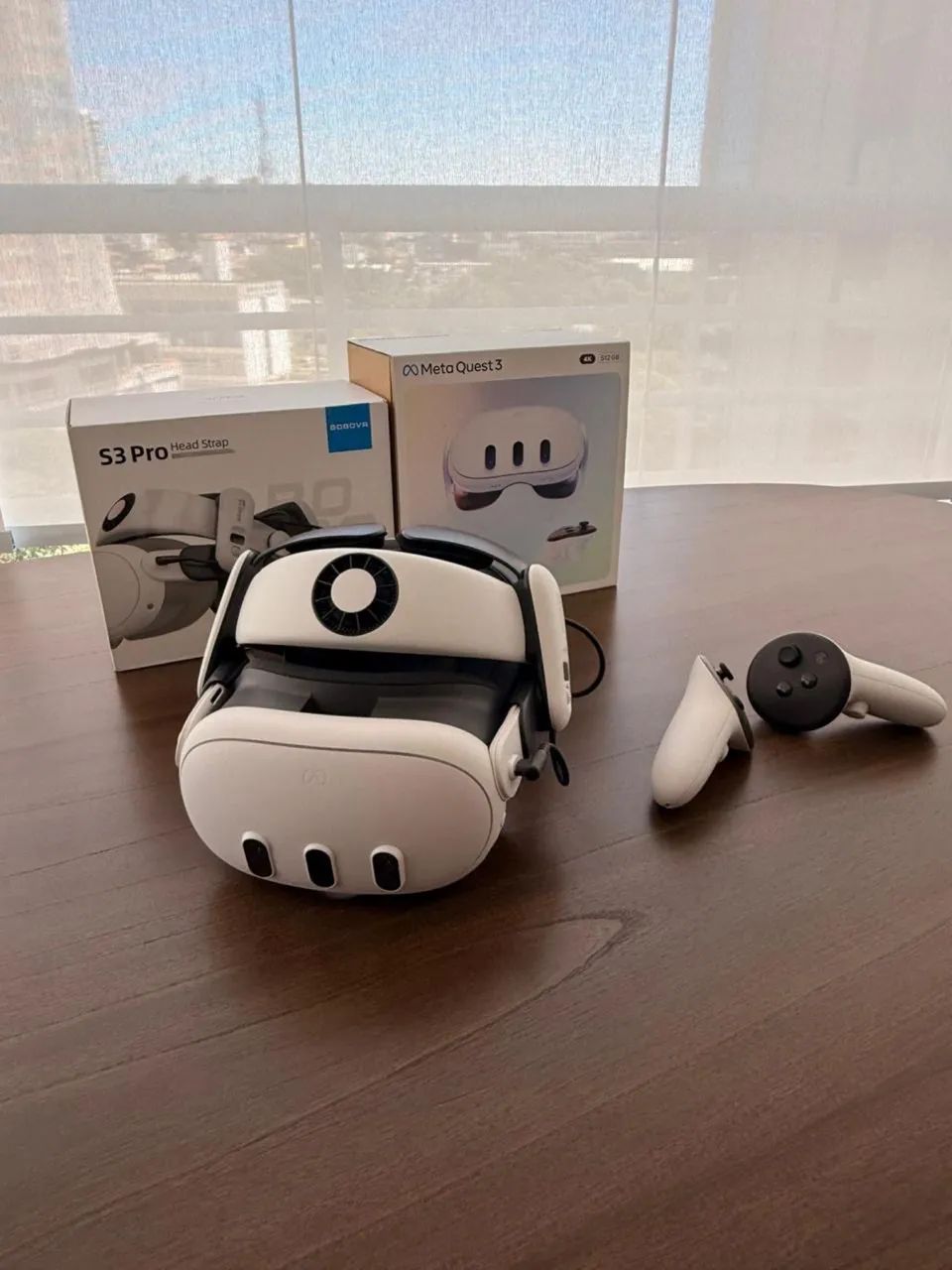 Meta Quest 3 , 512 gb 4k branco com joysticks e boboVR S3 pro