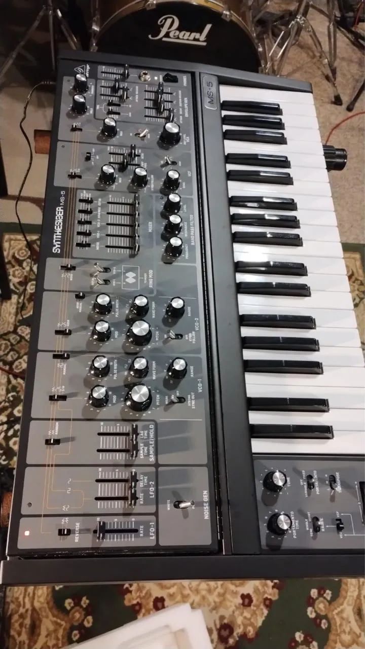 Vendo Teclado Behringer MS-5 - Foto 4