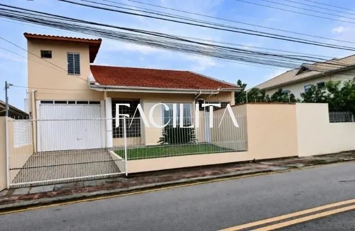 Casa com 6 quartos no bairro Ipiranga, São José.