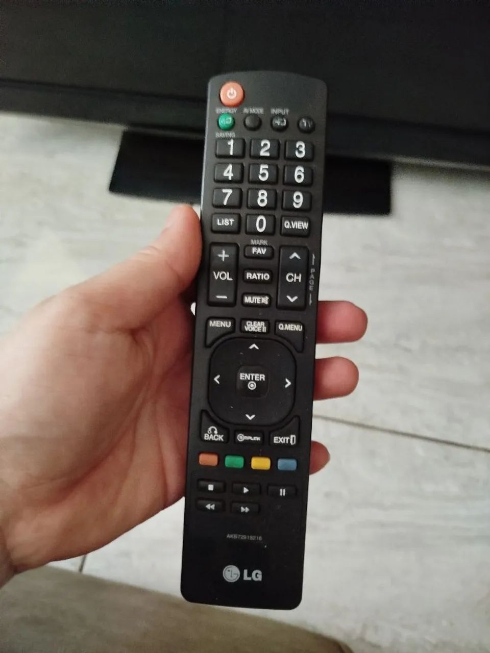 TV LG 32" LCD + Controle Original e Base de Mesa - Foto 2