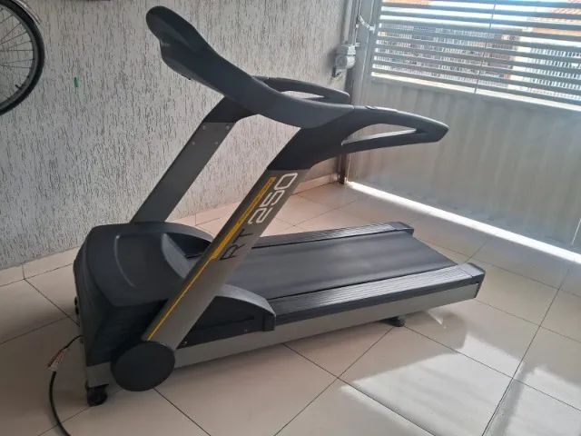 Esteira Ergométrica Movement RT250