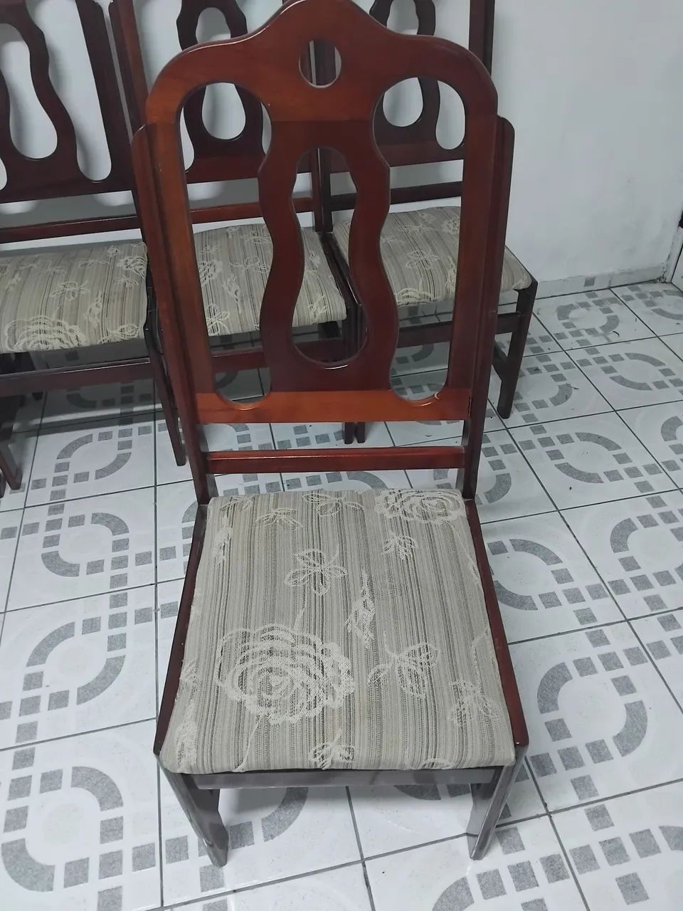 Oito cadeiras sala de jantar. - Foto 2