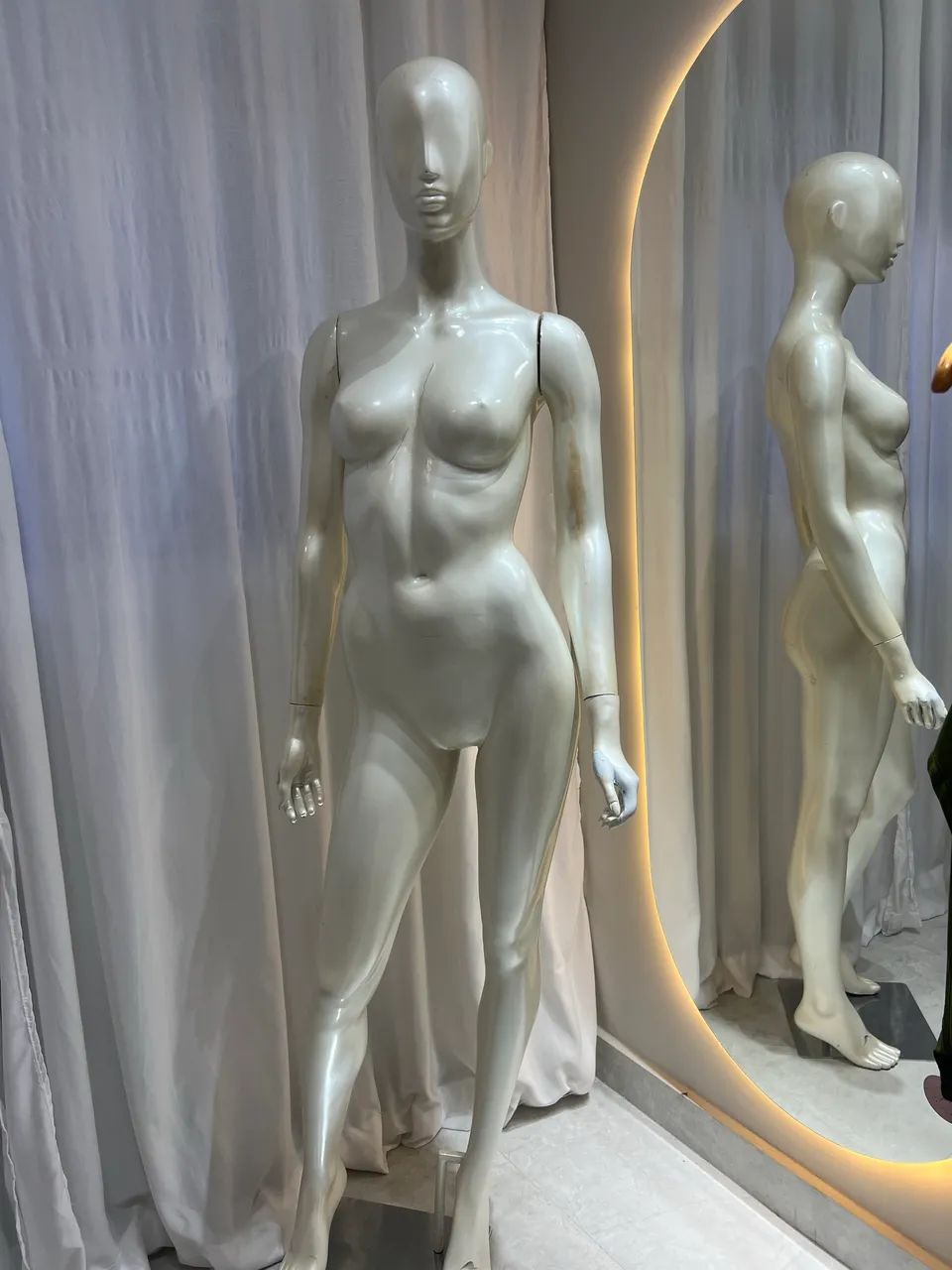 Manequim feminino 