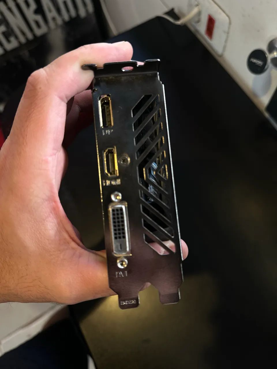 GTX 1050 2GB Gigabyte GDDR5 - Foto 2