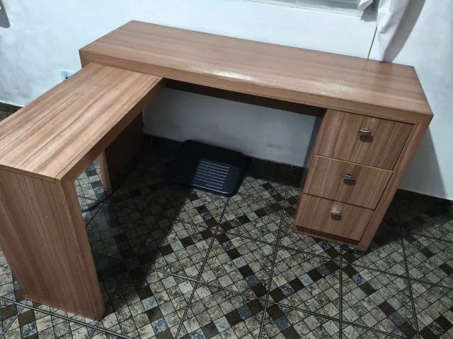 Mesa de Escritório em L com 3 Gavetas