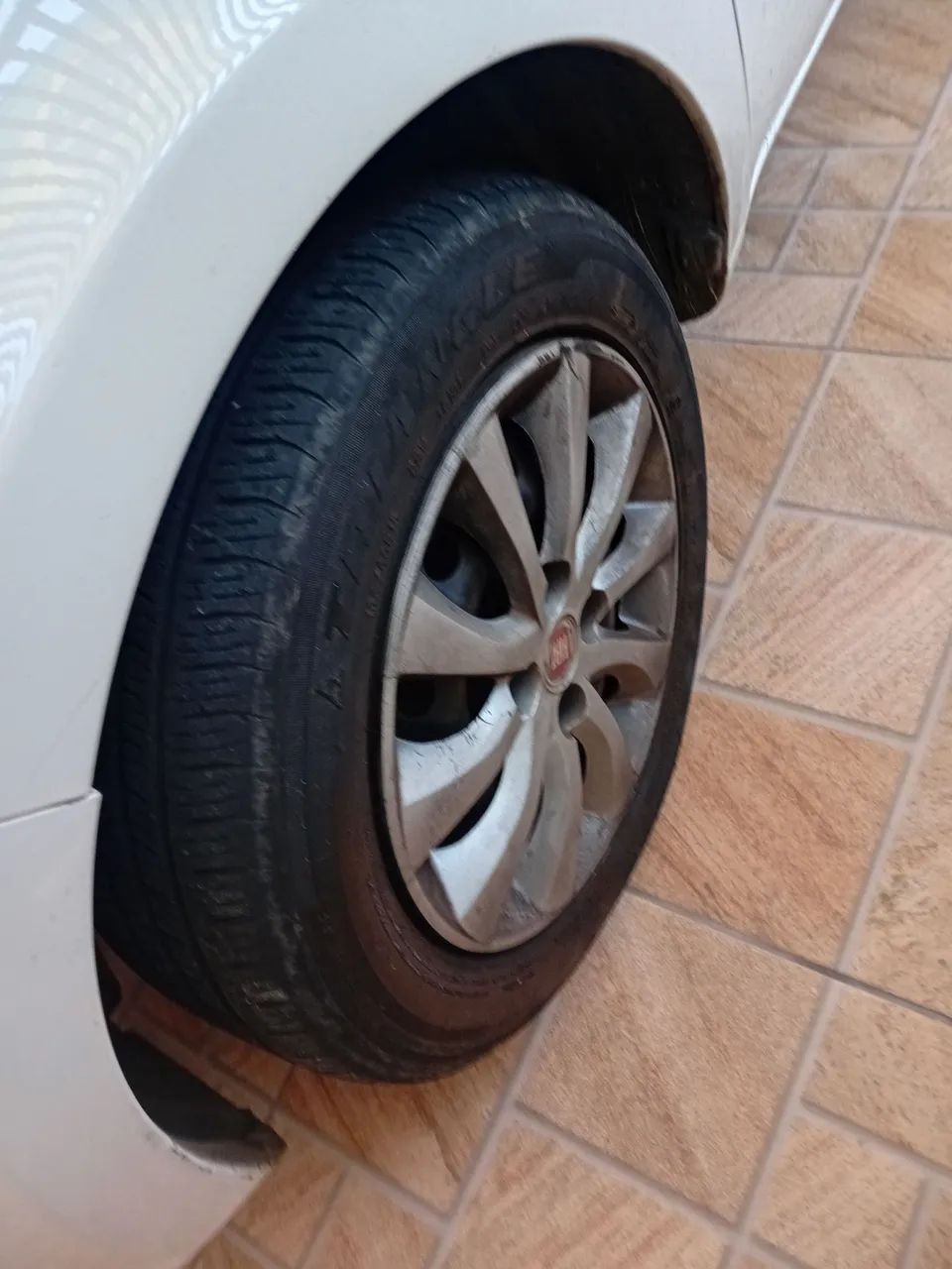 Fiat Idea Attractive 1.4 Fire Flex 8V 5P 2014 - Foto 2