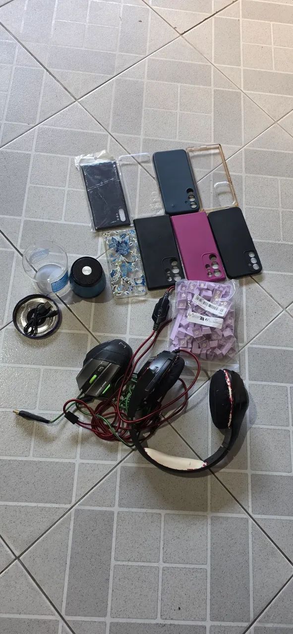 Caixa de som, teclados, capinhas - Foto 3