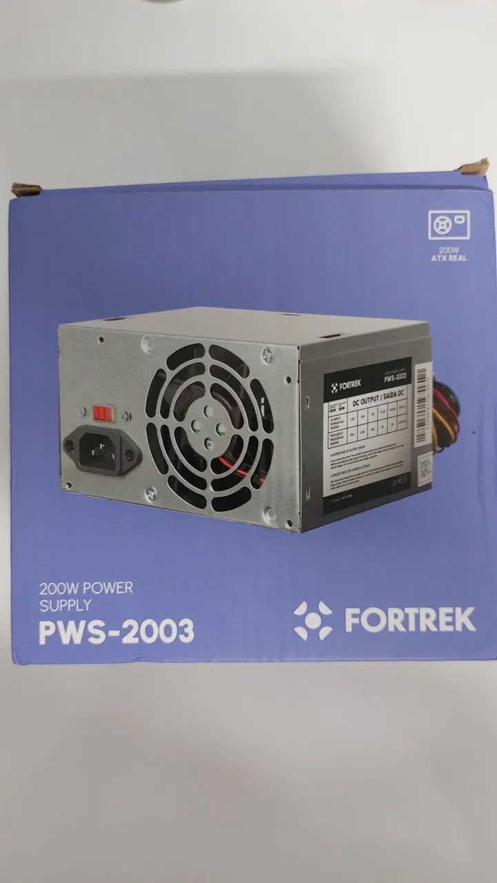 Fonte de alimentação 200W marca Fortrek modelo PWS-2003