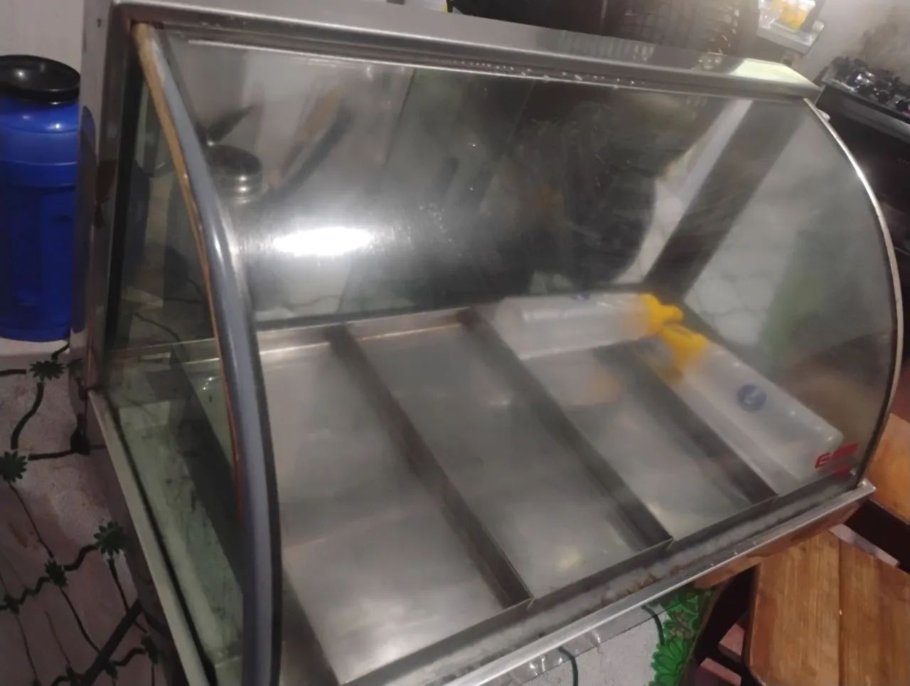 Vendo estufa para salgados 4 bandejas - Foto 2