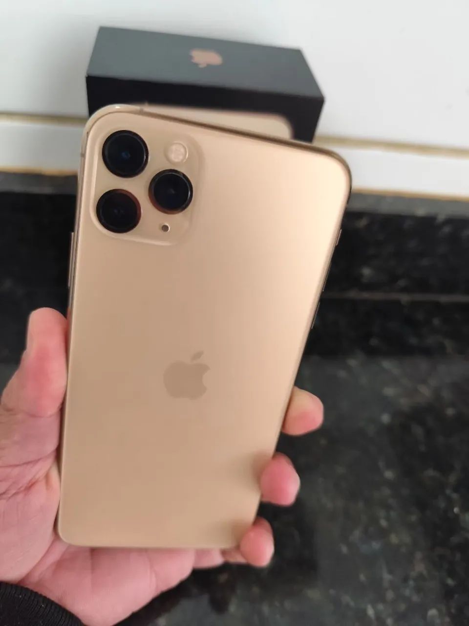 Vendo ou troco iPhone 11 PRO MAX 256GB IMPECÁVEL  - Foto 3