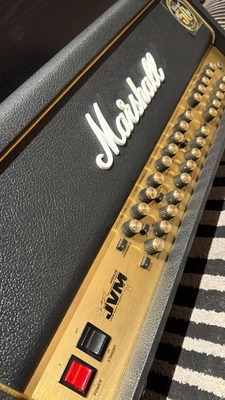 Marshall JVM Satriani 110v com capa e foot 