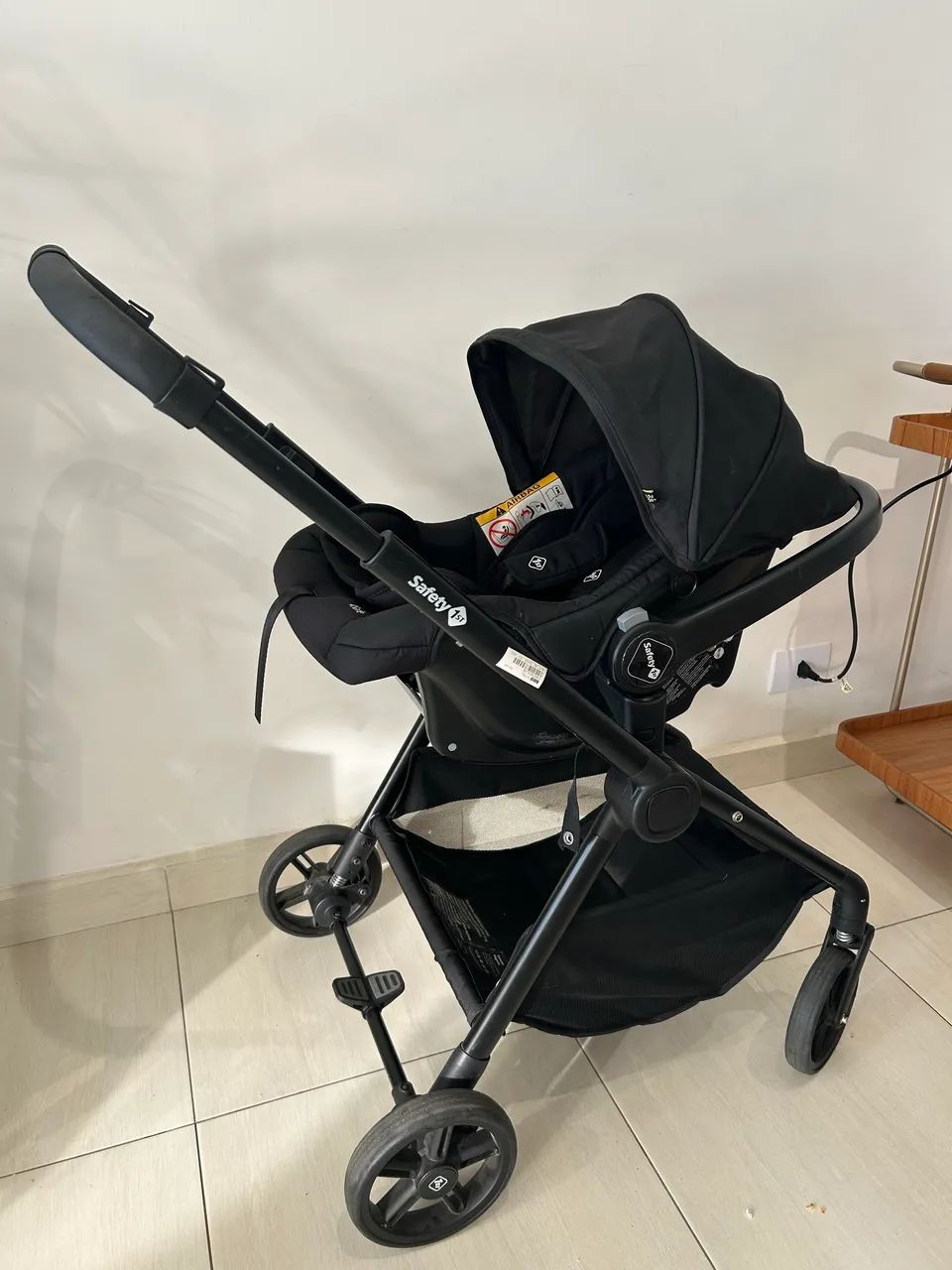 Carrinho de bebê com bebê conforto - Foto 5