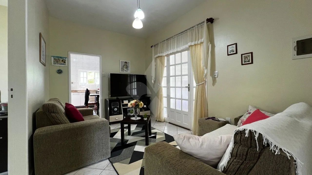Casa com três dormitórios à venda no Centro de Garopaba/SC - Foto 4
