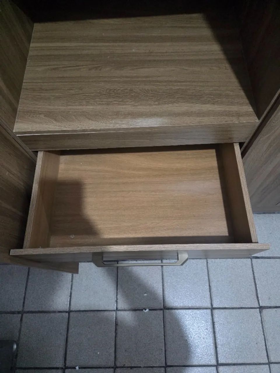 Guarda Roupa 4 Portas 3 Gavetas e Espelho - Foto 3