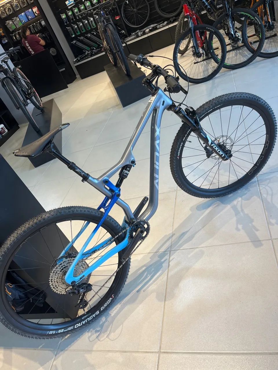 Bike full suspension