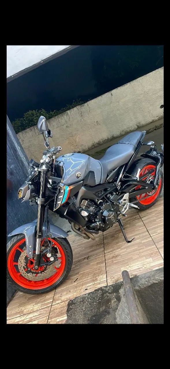 MT 09 - Foto 2