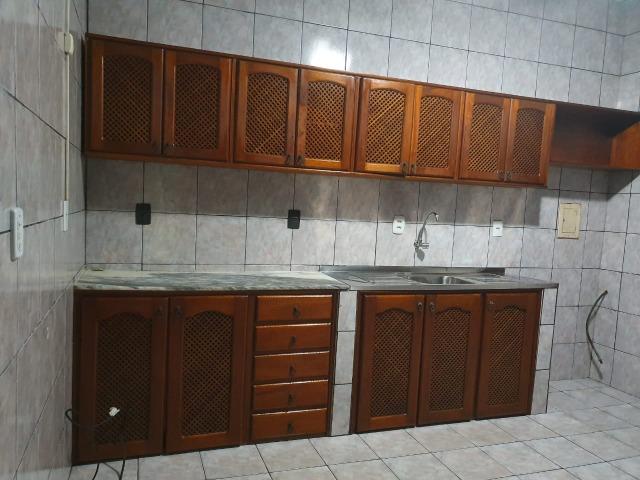 Casa semimobiliada - Pq 10 de Novembro