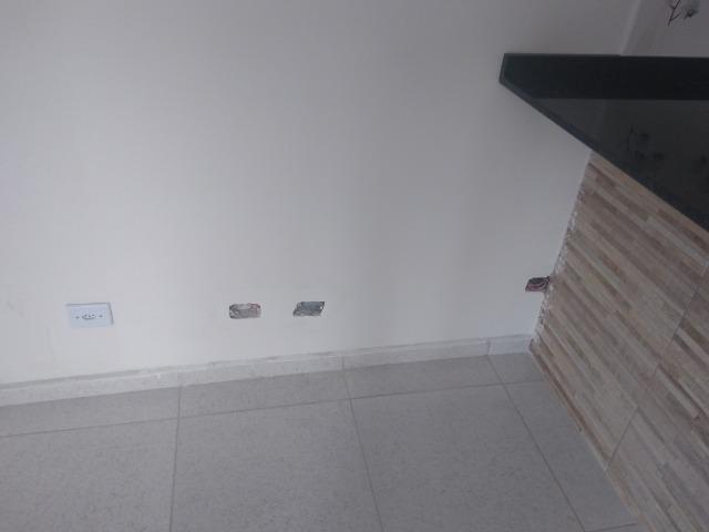 Aluga se apartamento kitnet na região do pinheirinho próximo ao terminal - Foto 13
