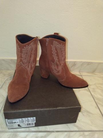 botas na loja prego