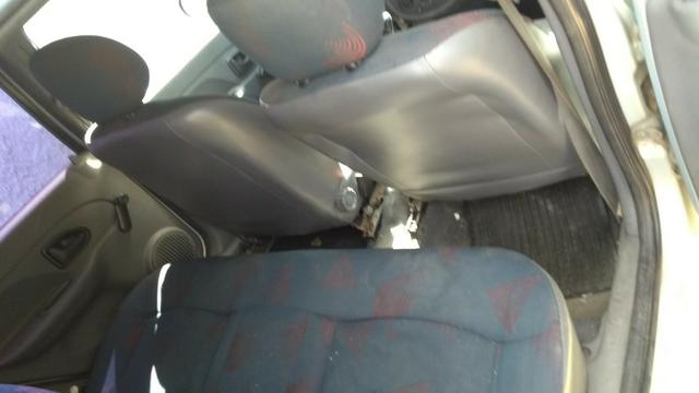 Clio troco por carro mais novo - Foto 5