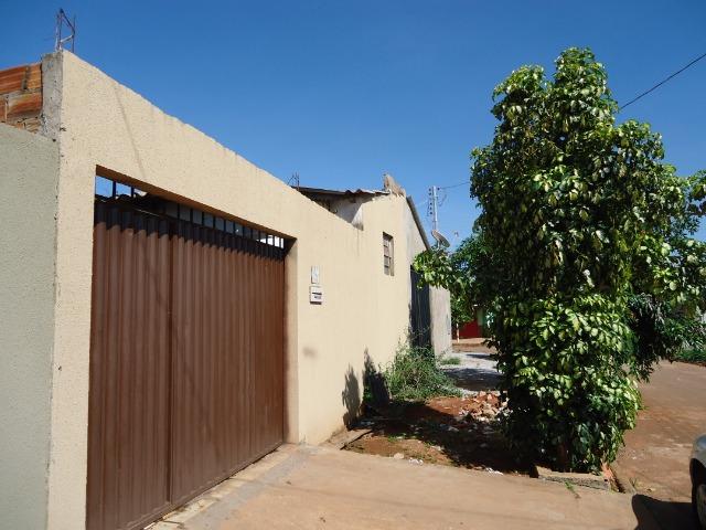 Ponto Comercial de esquina c/ casa de 04 cômodos+áreas (quitada) - Foto 2