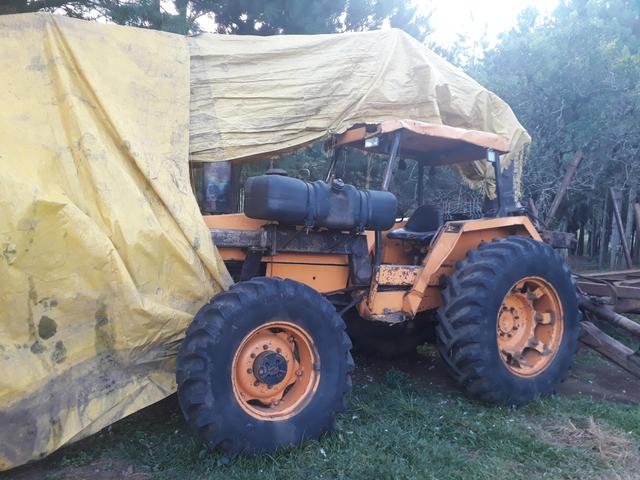 Trator valmet Com munck