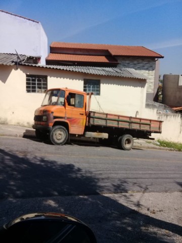 CAMINHÃO 608D