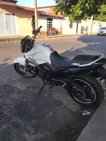 MOTO FAZER 250